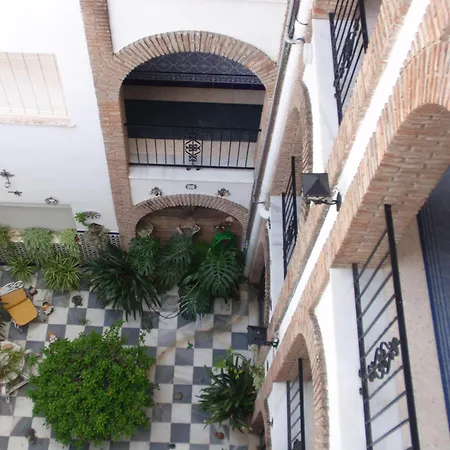 Готель San Andres *